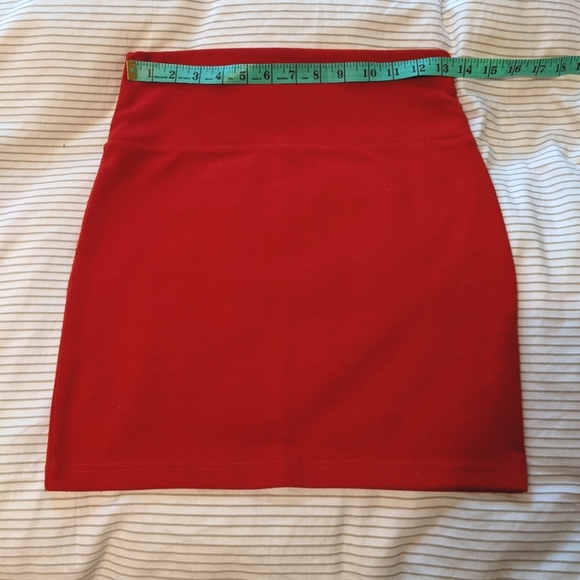 Red mini bodycon skirt - Picture 5 of 6